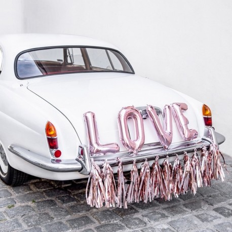 Dekoracje na samochód ślubny w kolorze rosegold