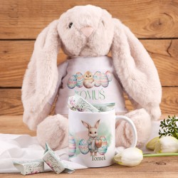 PREZENT na Wielkanoc dla chłopca Z IMIENIEM Maskotka królik z kubkiem i krówkami