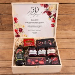PREZENT na 50 urodziny dla kobiety w skrzyni Z PODPISEM Zestaw miodowy z herbatą i słodyczami