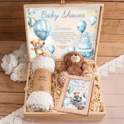 Oryginalny PREZENT na Baby Shower dla chłopca w skrzyni Z PODPISEM Kocyk, skarbonka i maskotka